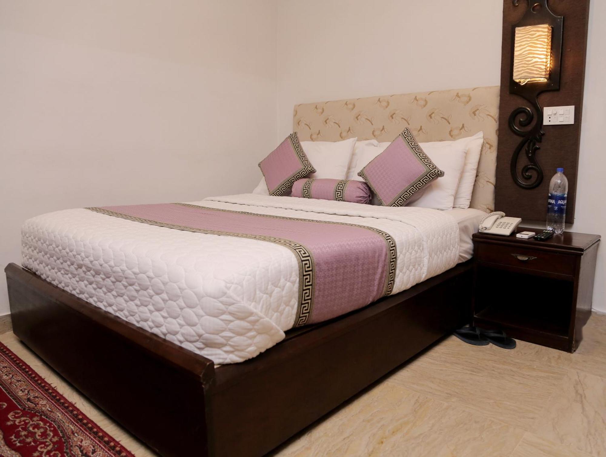 Shelton Hotel Lahore Ngoại thất bức ảnh